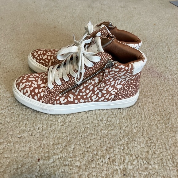 Leopard Print High Tops - Picture 2 of 3